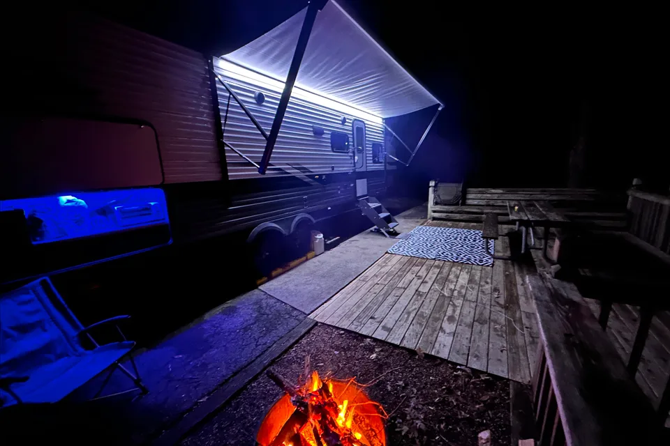 Road tripping, modern family bunkhouse!