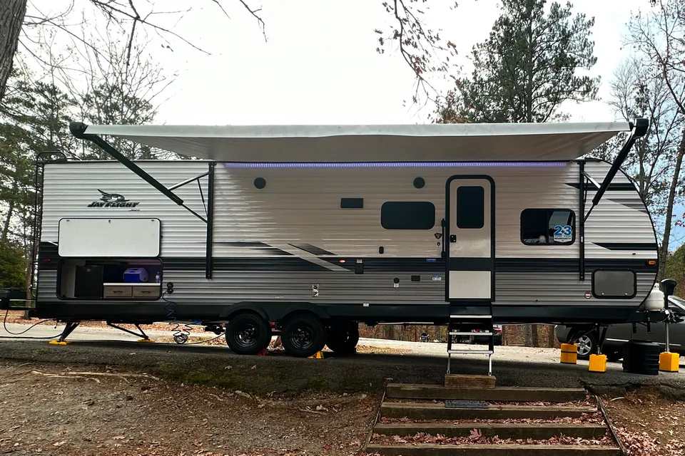 Road tripping, modern family bunkhouse!