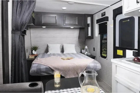 Road tripping, modern family bunkhouse!