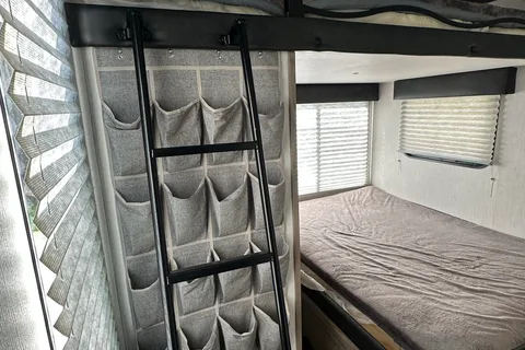Forest River Artic Wolf 3770 Suite Fifth Wheel