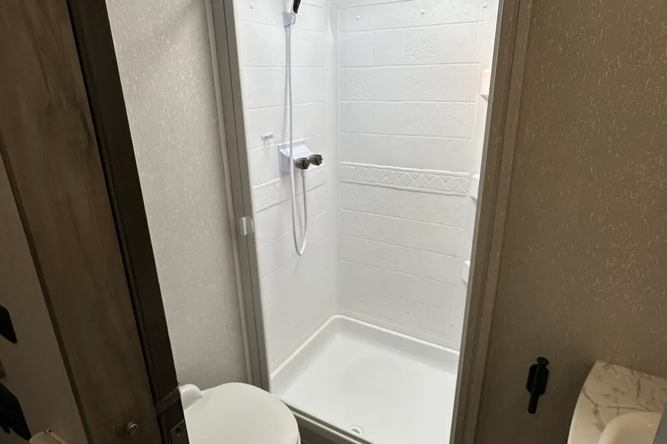 Forest River Artic Wolf 3770 Suite Fifth Wheel