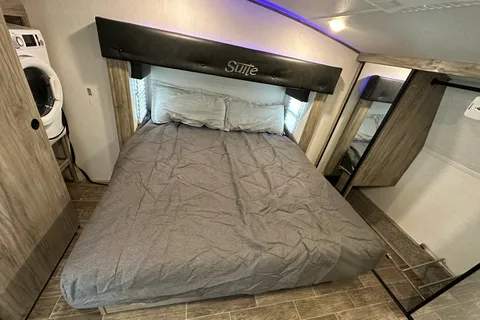 Forest River Artic Wolf 3770 Suite Fifth Wheel