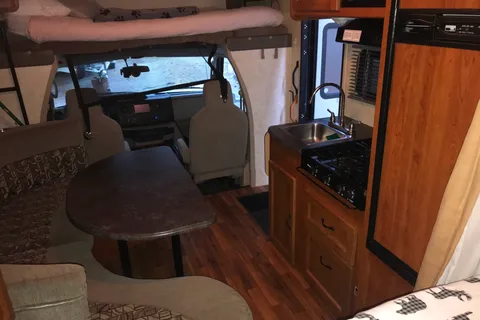 The Owen’s Coachmen Freelander Class C