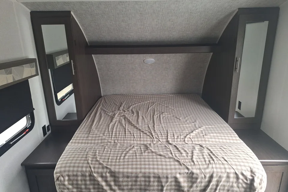 Justin 's Forest River 201 BHXL Travel Trailer