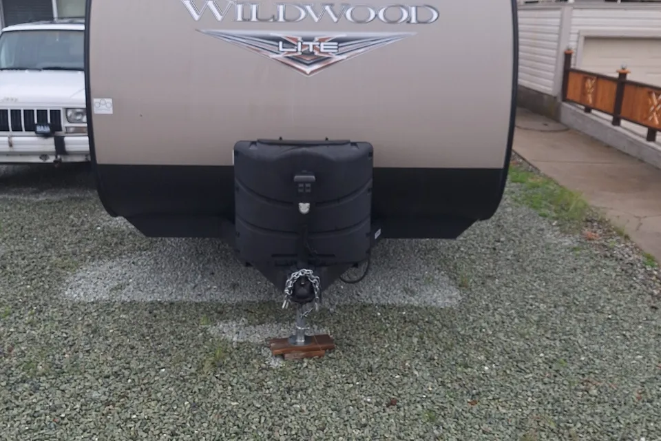 Justin 's Forest River 201 BHXL Travel Trailer