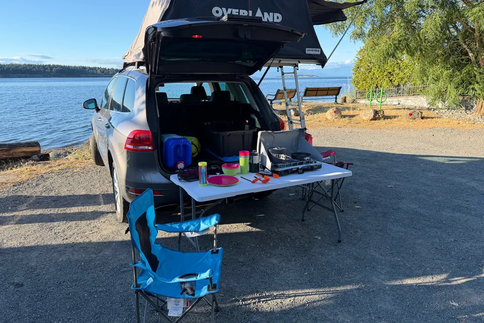 Lee's Volkswagen Touareg rooftop tent Campervan