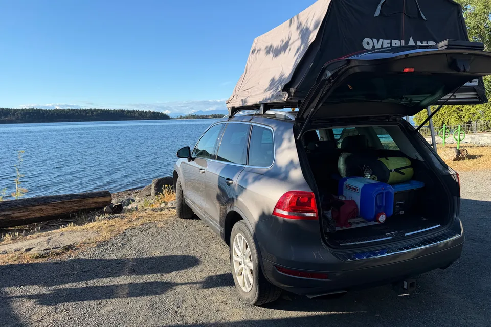 Lee's Volkswagen Touareg rooftop tent Campervan