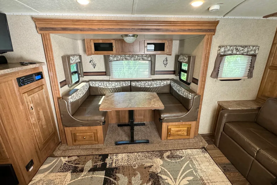 Ken's Forest River Rockwood Ultra Lite M-2304DS Travel Trailer