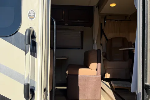 Cruise Like a Pro in Michael’s Class A Thor Vegas