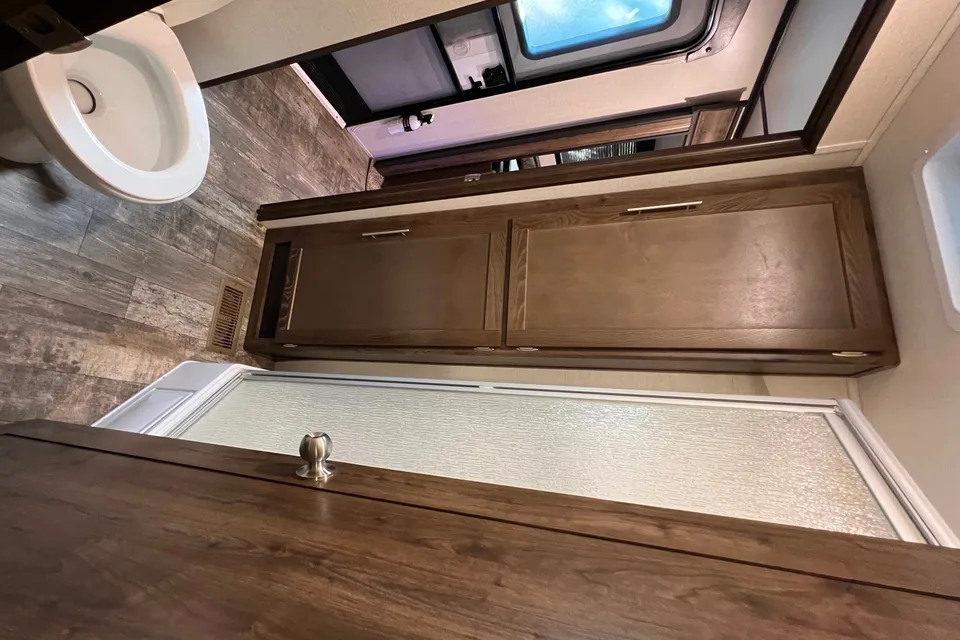 Crossroads Volante db33 Travel Trailer