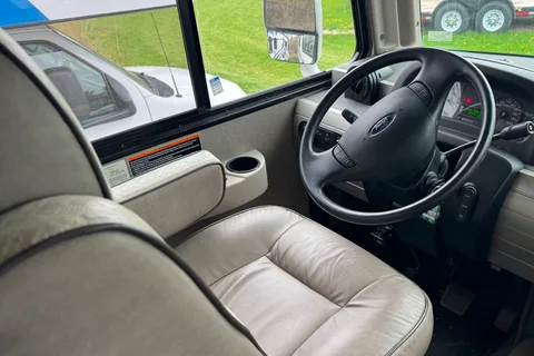 Winnebago Intent 31R Class A