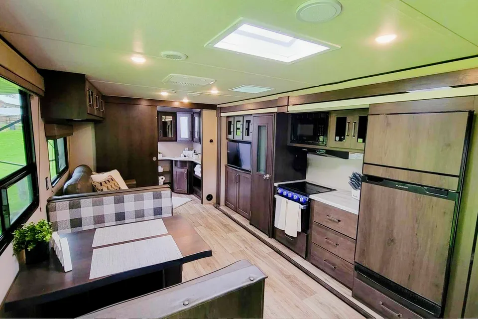 2022 Grand Design Family Glamping | Premium Trailer | Sleeps 6 | Boondocking with Extra Solar