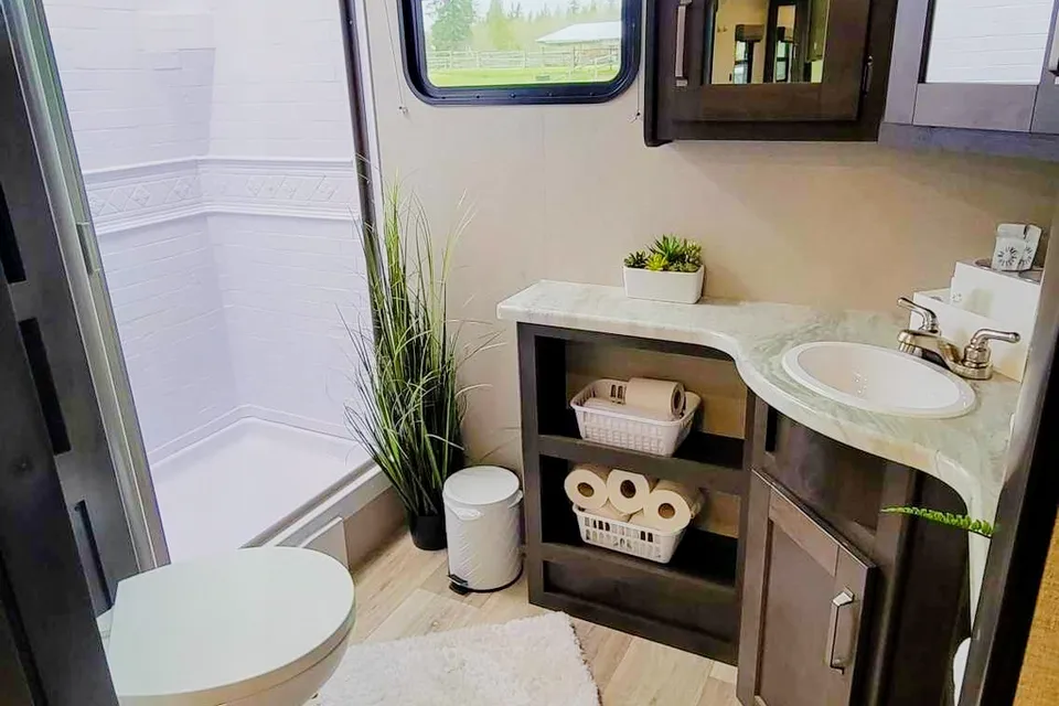 2022 Grand Design Family Glamping | Premium Trailer | Sleeps 6 | Boondocking with Extra Solar