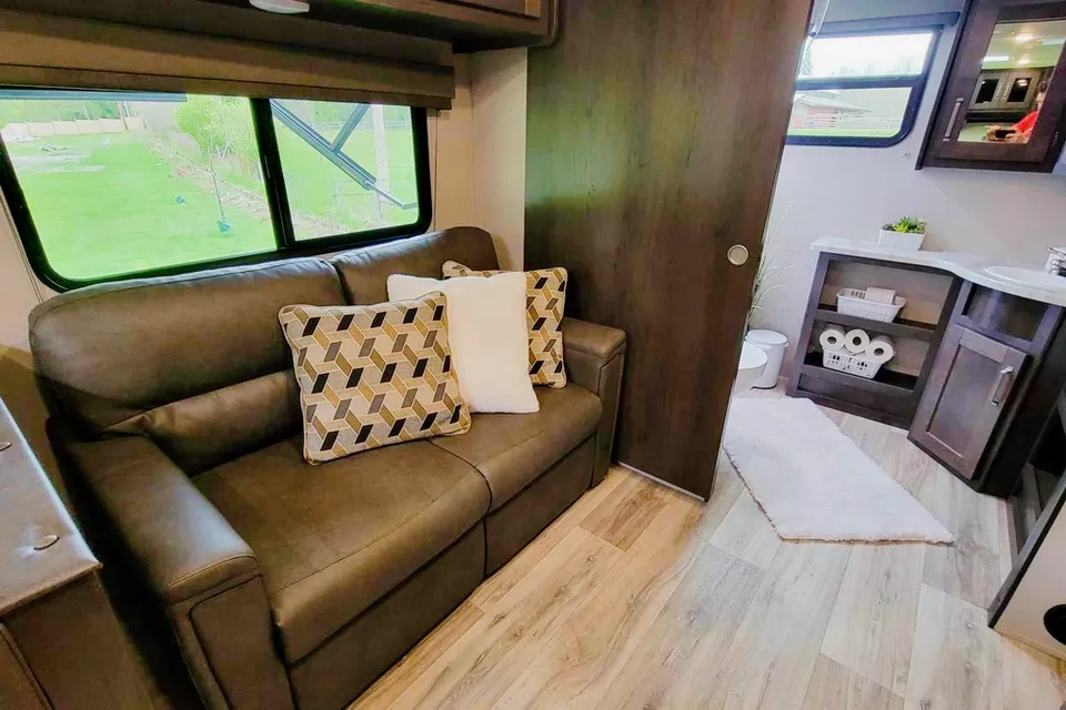 2022 Grand Design Family Glamping | Premium Trailer | Sleeps 6 | Boondocking with Extra Solar