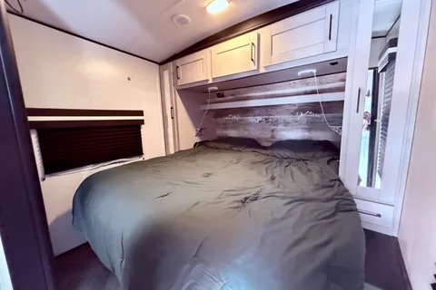 Summit2Coast Heartland Torque T26 Toy Hauler