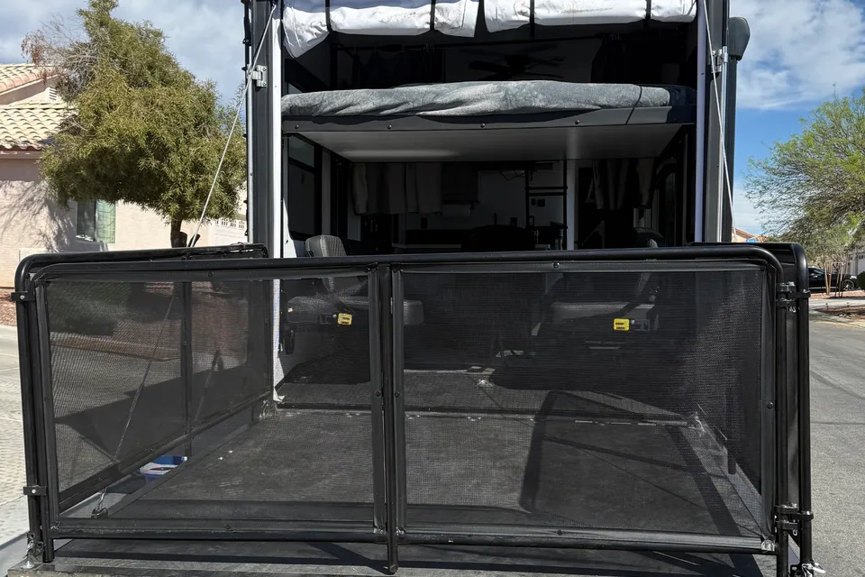 Summit2Coast Heartland Torque T26 Toy Hauler