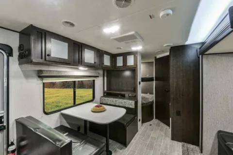 2021 Kid-Approved Heartland Trailrunner SLE 261BHS Travel Trailer