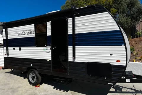 Brand New 2024 Light Weight 21ft Forest River Cherokee Wolf Den 16EV Travel Trailer
