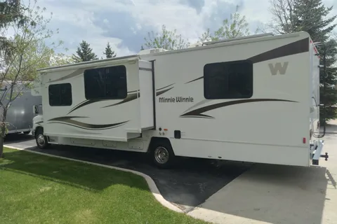 "Winnie" Family Friendly Camping Vacation