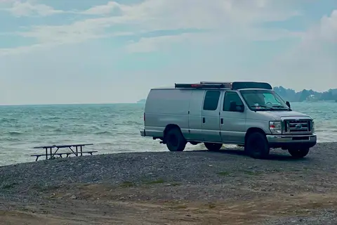 Van Ford E-250 allongé Classe B