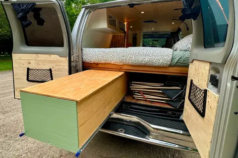 Van Ford E-250 allongé Classe B