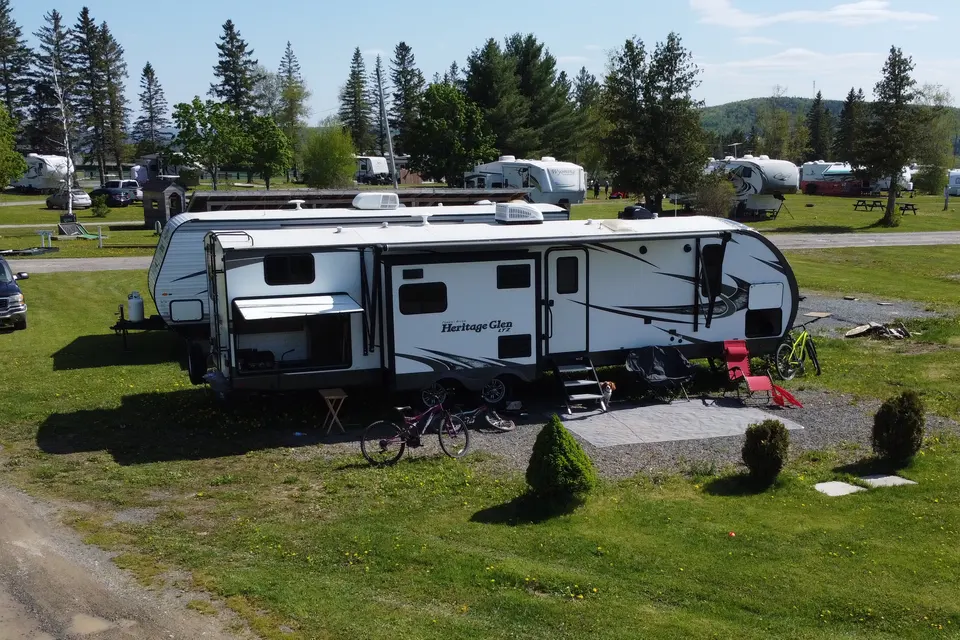 Forest River Heritage Glen 300BH Travel Trailer