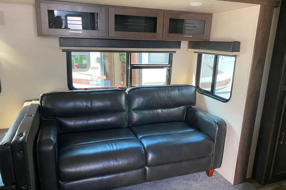 Forest River Heritage Glen 300BH Travel Trailer