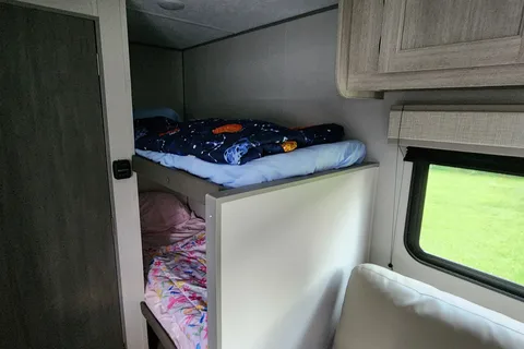 Jonny's Family and Pooch Friendly Cozy Getaway