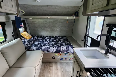 Jonny's Family and Pooch Friendly Cozy Getaway