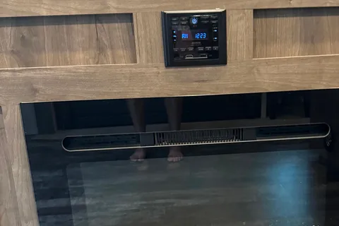 The Traveling Bed’r! 2 Bathroom Sabre