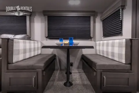 TRANSCEND BH w/ QUAD BUNKS, 1.5 BATHS, THEATER SEATING & DINETTE