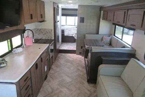 Meet “Forest” the comfy and complete motorhome