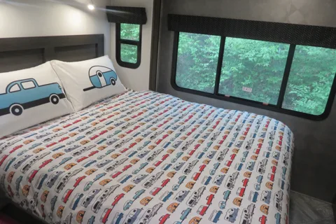 Meet “Forest” the comfy and complete motorhome