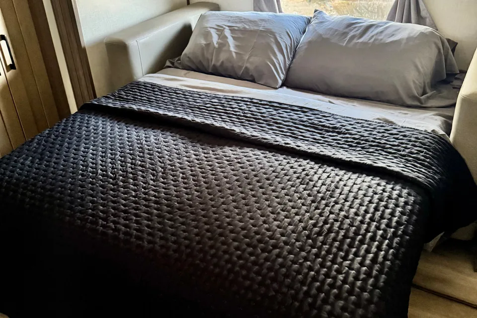 DURANGO 2 Bedrooms & 2 FULL Bath Bunkhouse w/ Outdoor Kitchen!!
