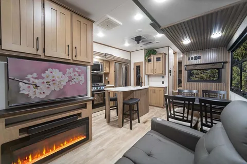 DURANGO 2 Bedrooms & 2 FULL Bath Bunkhouse w/ Outdoor Kitchen!!