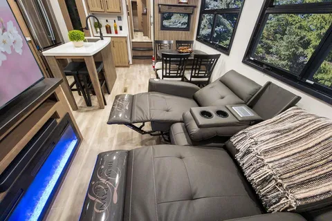 DURANGO 2 Bedrooms & 2 FULL Bath Bunkhouse w/ Outdoor Kitchen!!