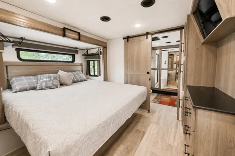 Meet "Johnny 5" Keystone Montana Fifth Wheel
