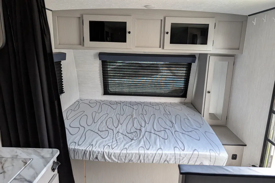 DMT Coachmen Apex Nano