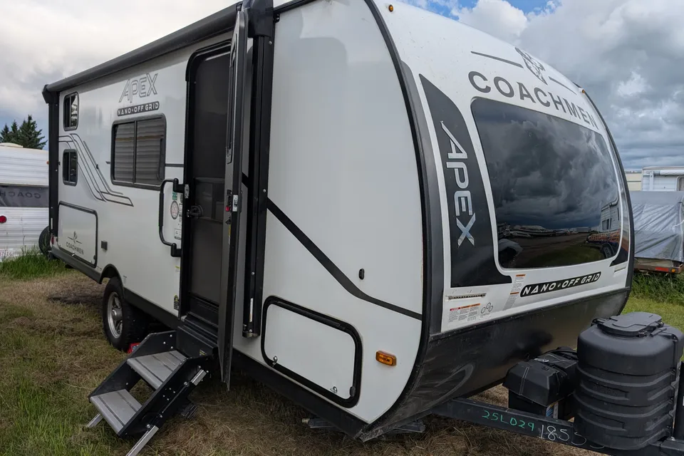 DMT Coachmen Apex Nano