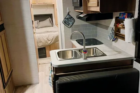 Mike's 2021 Jayco Redhawk SE 27N Class C  ( Quemahoning dam delivery special )