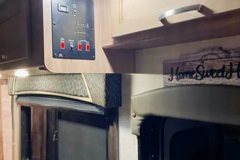 Mike's 2021 Jayco Redhawk SE 27N Class C  ( Quemahoning dam delivery special )