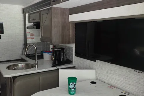 Paul's RV Cottage
