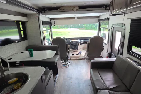 Paul's RV Cottage