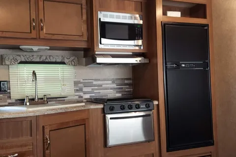 32ft Coachmen Catalina  Travel Trailer