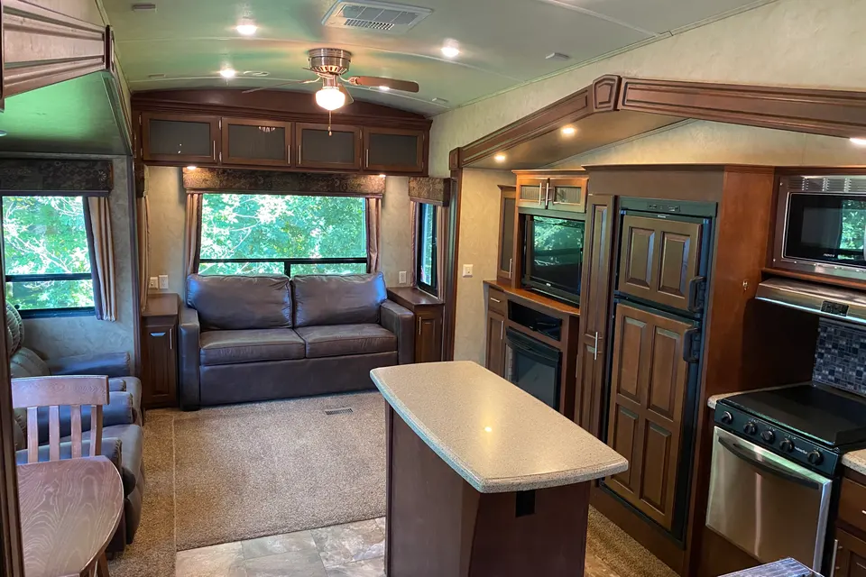 Watch Out it’s A Silverback Fifth Wheel