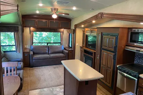 Watch Out it’s A Silverback Fifth Wheel
