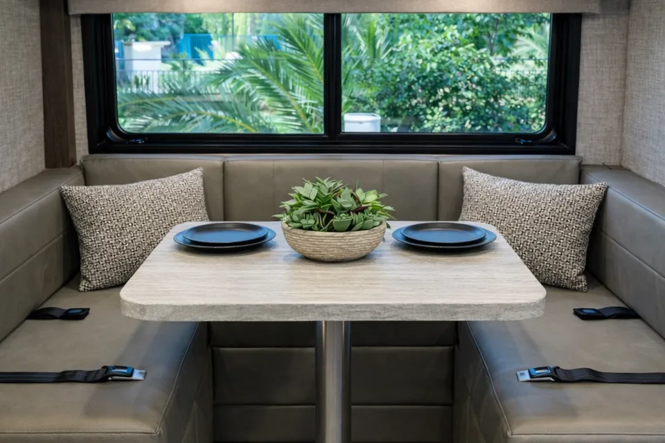 2025 Entegra Coach Qwest SE Class C