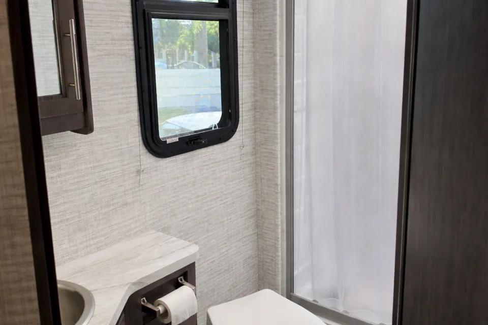 2025 Entegra Coach Qwest SE Class C