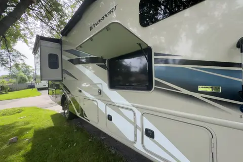 Arthur 's Thor Motor Coach windsport 35m Class A