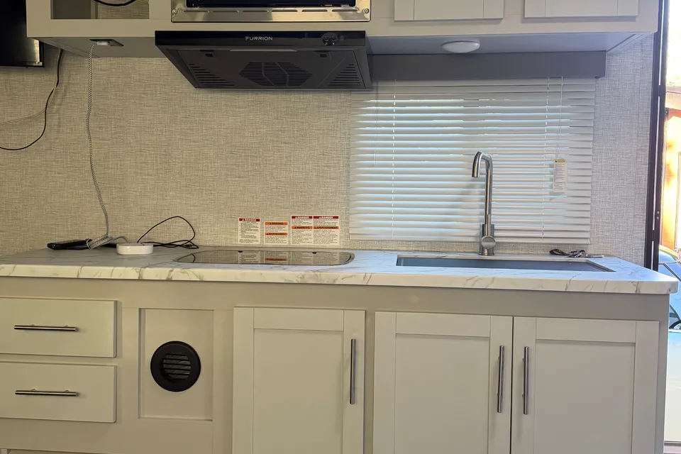 Heather's Bougie Keystone Bullet 1850RB Travel Trailer
